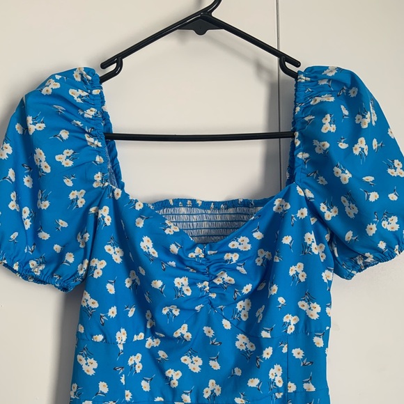 Beautiful Light Blue with Flower Dress M - Picture 6 of 8